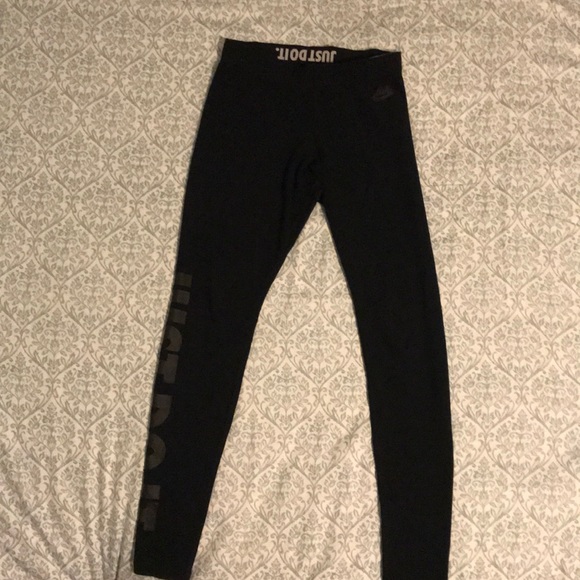 Nike Pants - Nike Black Sportswear Leggings Size S Nike Pants - Nike Black Sportswear Leggings Size S